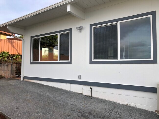 Exterior. Private gated area - 98-1404 Akaaka St