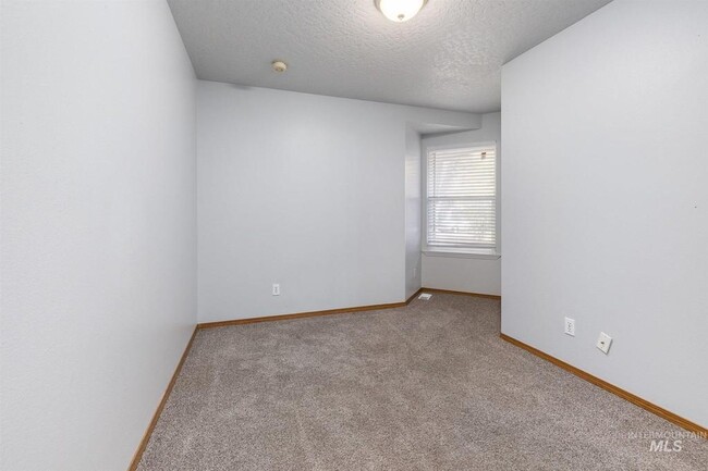 3rd Bedroom - 2215 S Hervey St