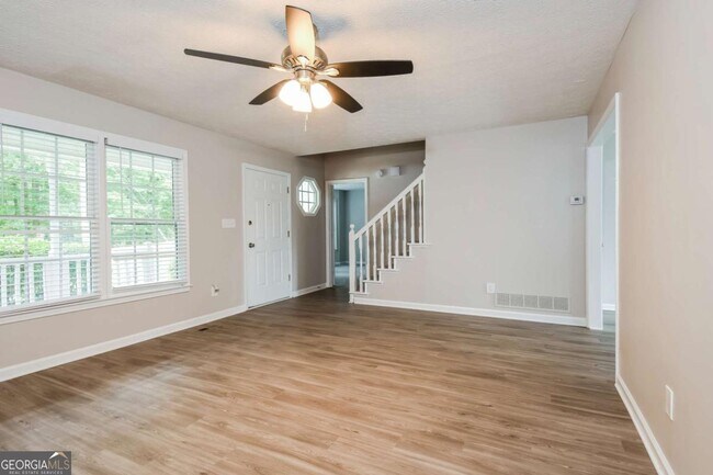 Building Photo - 229 Sleepy Hollow Rd