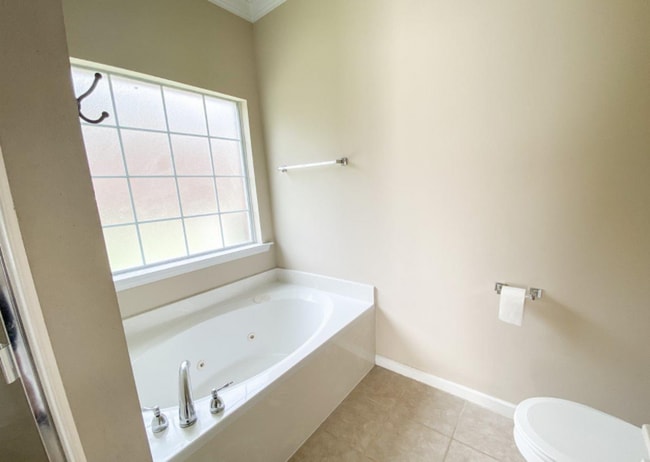 Building Photo - 1131 Castlemaine Dr