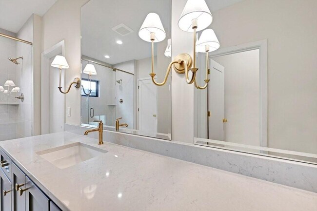 Building Photo - 16649 Garnett St