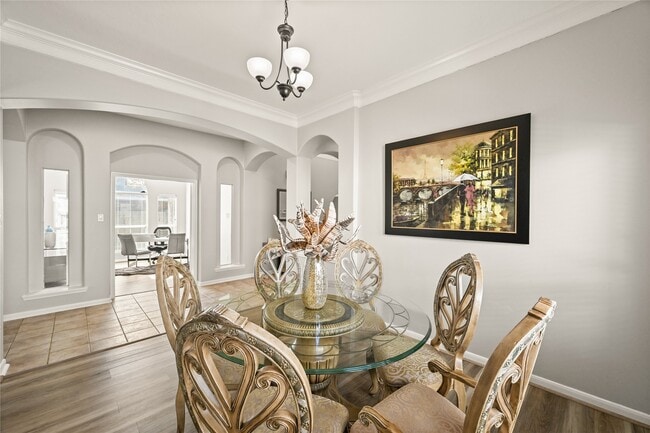 Building Photo - 1330 Leigh Gdns Dr