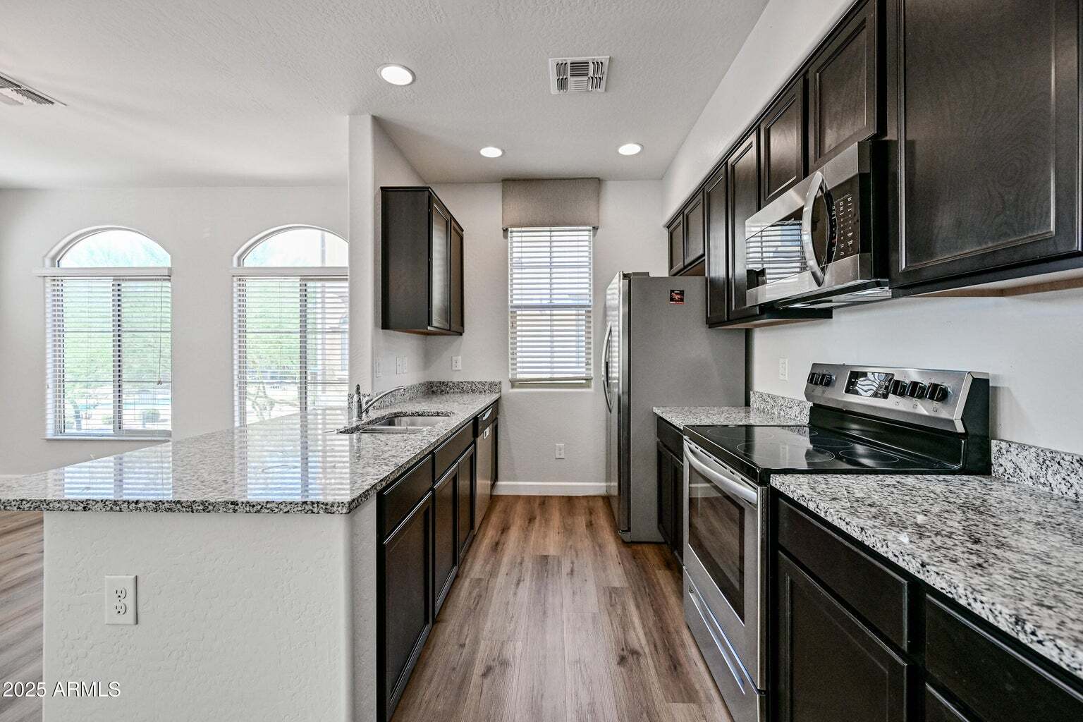 Building Photo - 240 W Juniper Ave