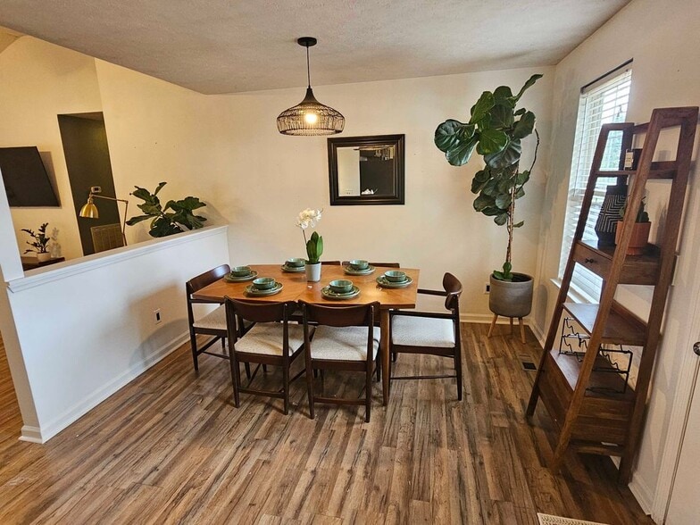 Building Photo - 4797 E Richmond Shop Rd