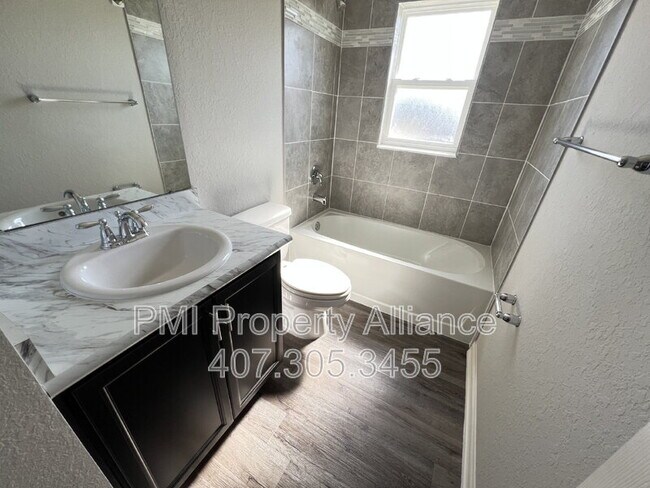 Building Photo - 1002 Corso Dr