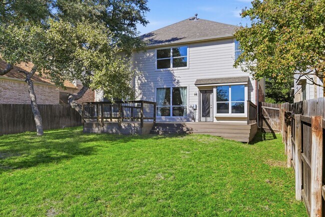 Building Photo - BEAUTIFUL 5 BEDROOM AND 3 BATH!!