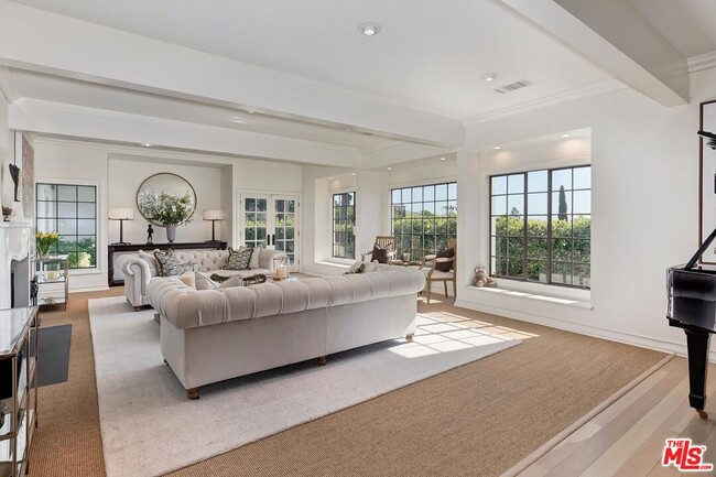 Building Photo - 1075 Wallace Ridge