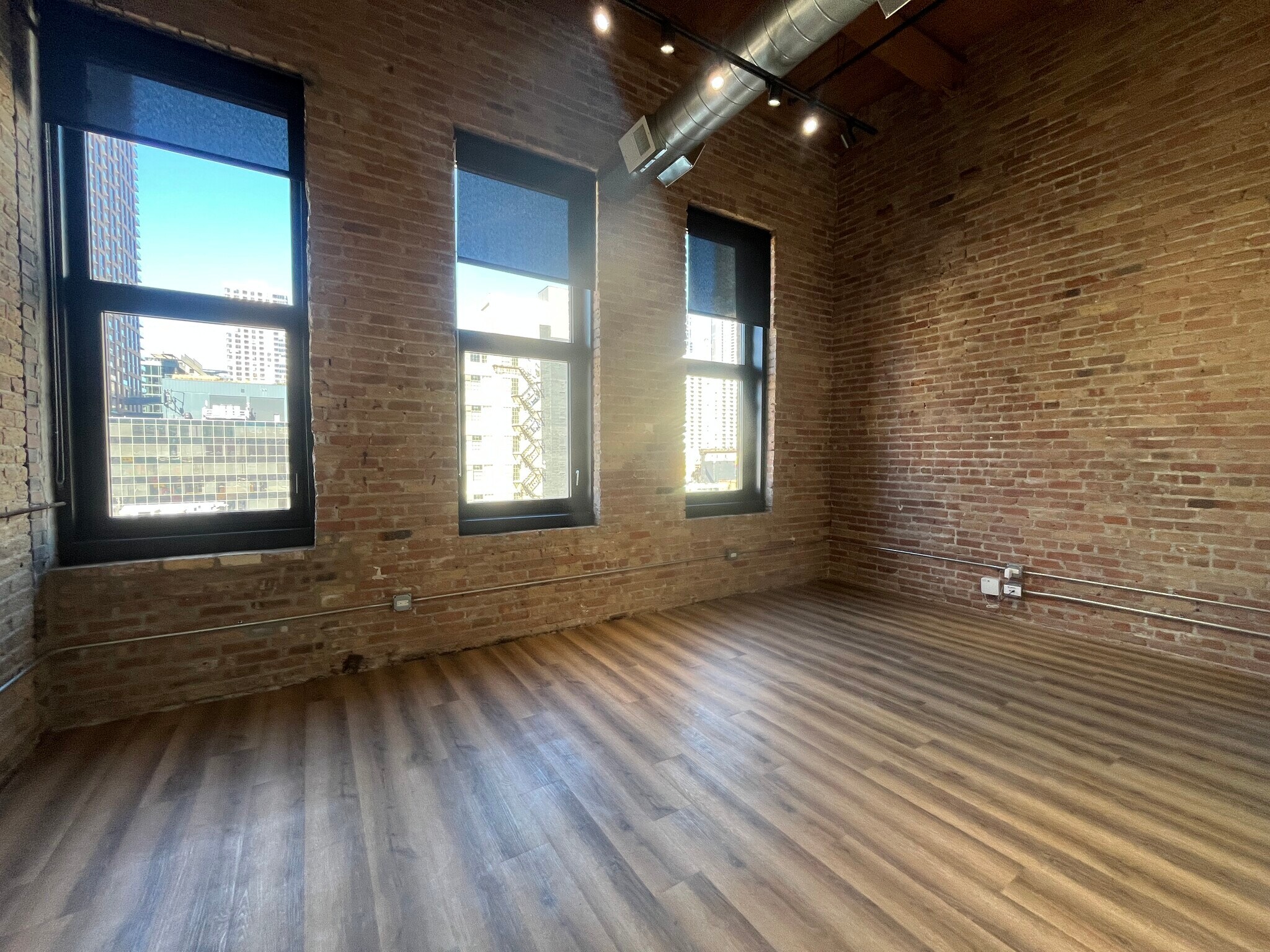 Building Photo - 151 W Ohio St