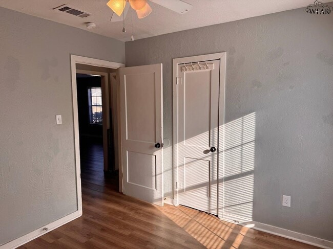 Building Photo - 2939 Parish St