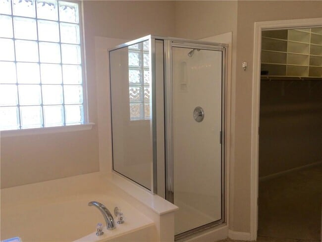 Building Photo - 15409 Fisher Island Dr