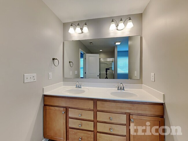 Building Photo - 2644 Andes Dr