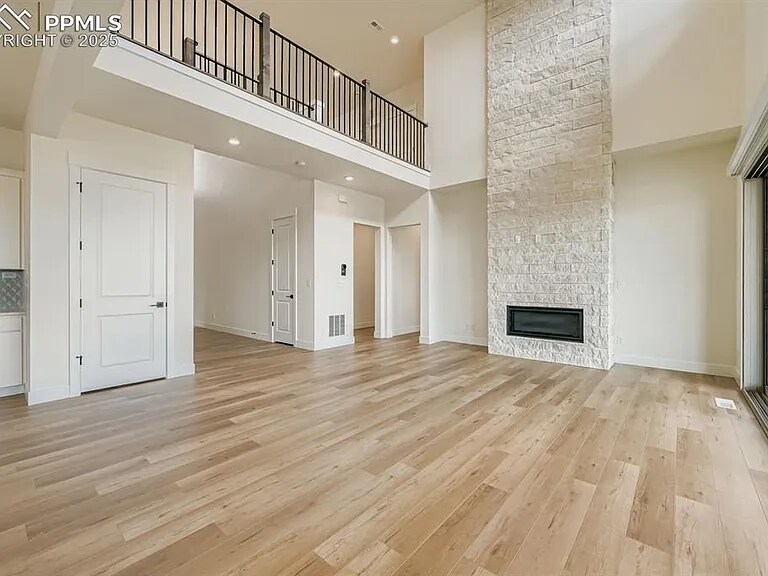 Building Photo - 3425 Crst Holw Vw