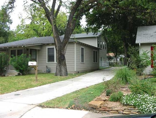 Building Photo - 1508 Karen Ave