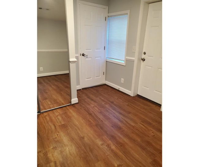 Building Photo - 3247 Magnolia Ave