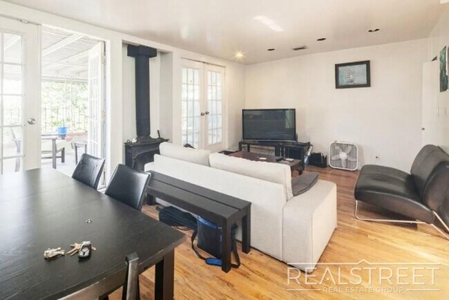 Floorplan - 283 Sackett St