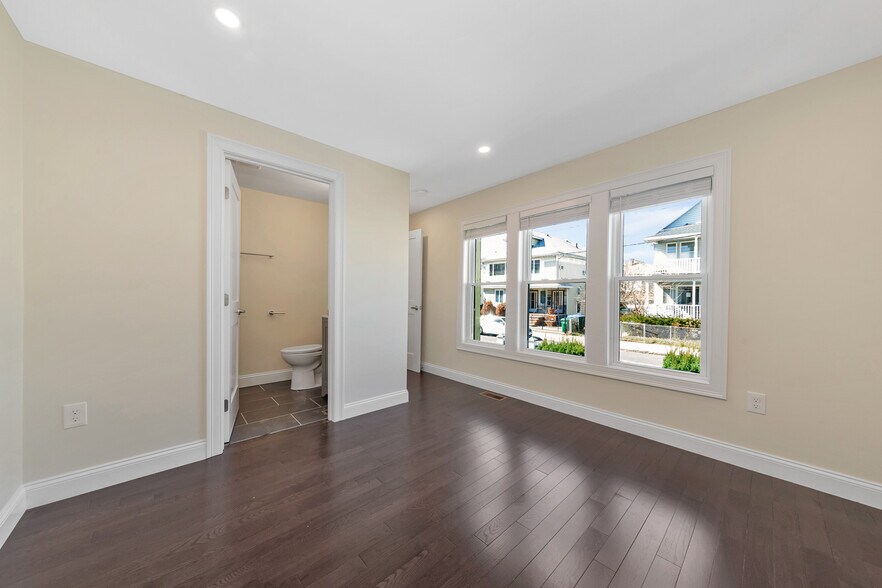 Building Photo - 43 Wright Ave