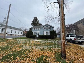 Building Photo - 393 S Main St