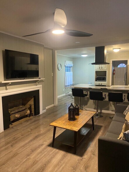 Building Photo - 3030 Courtland Dr