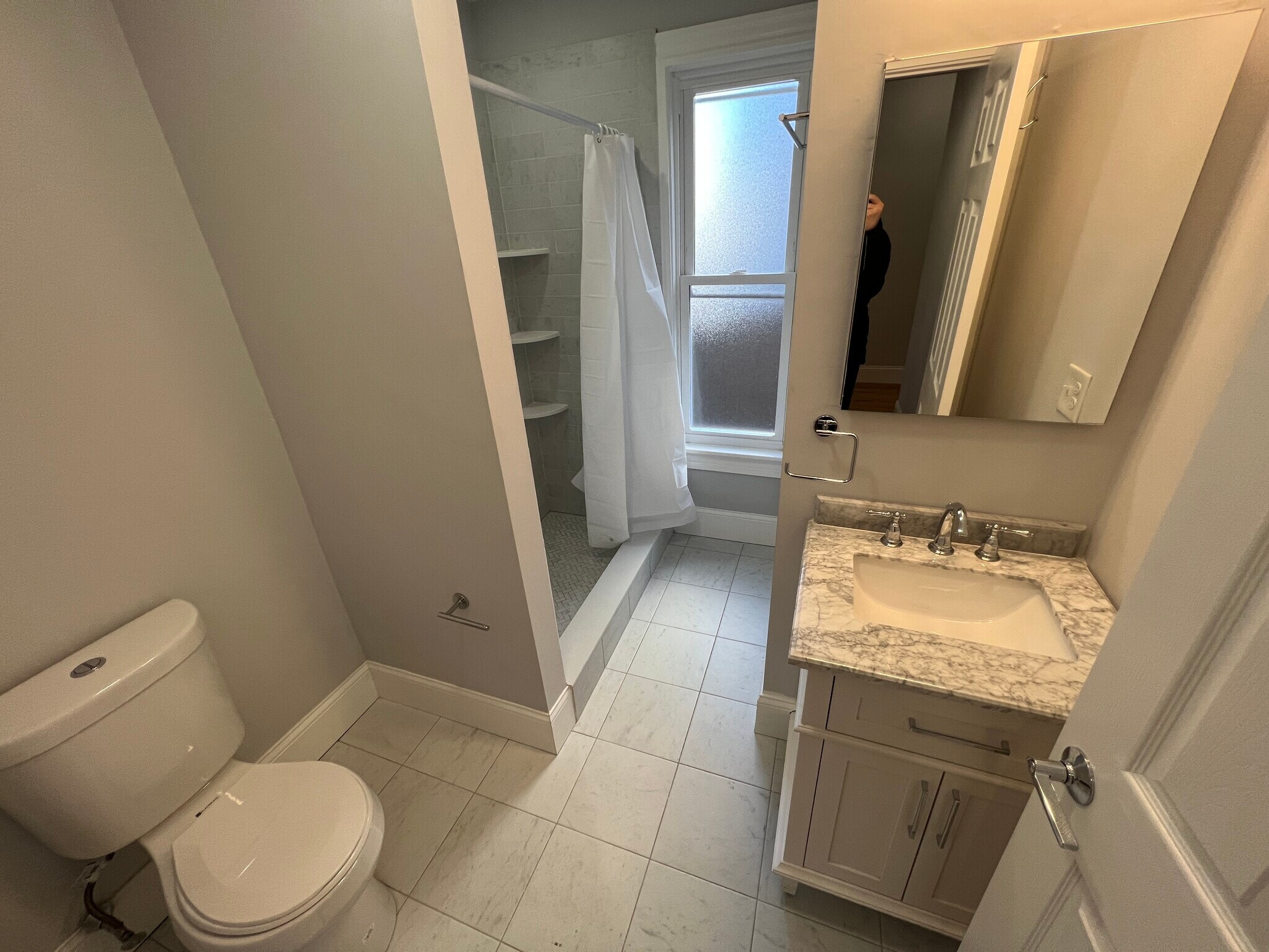 Building Photo - 132 1/2 Oxford St