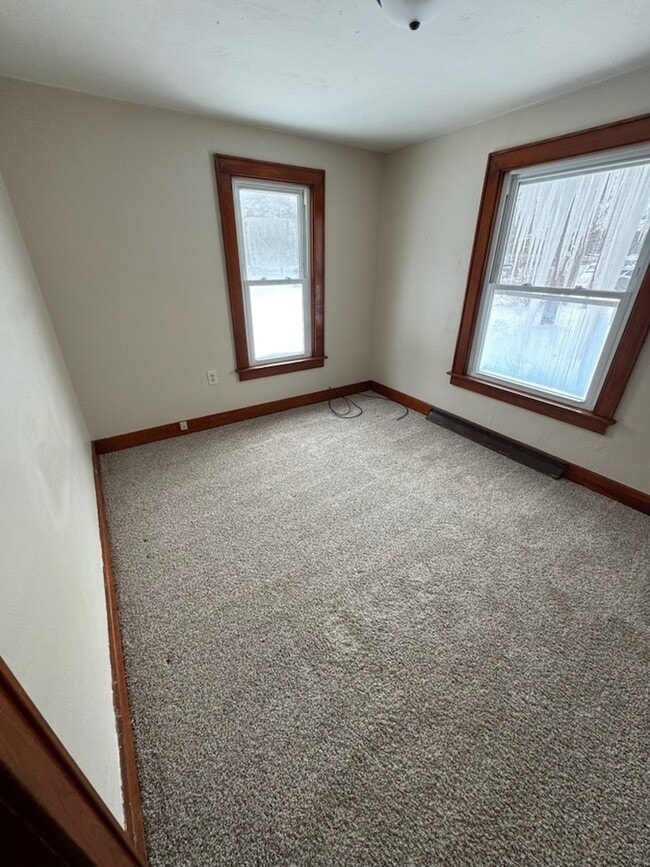 Building Photo - 5134 E Apple Ave