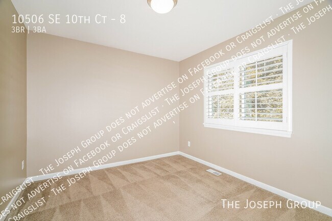 Building Photo - 10506 SE 10th Ct