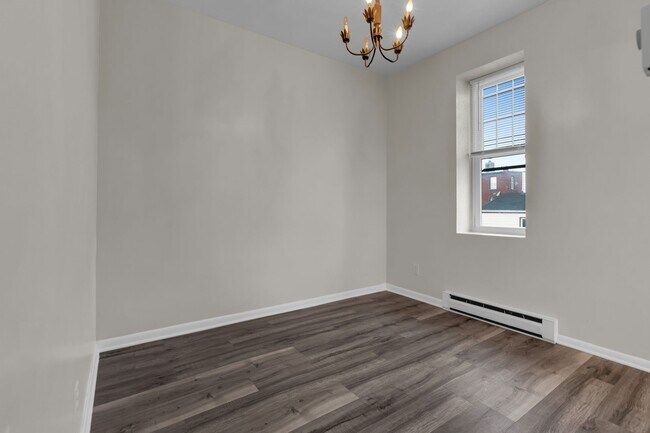 Building Photo - 439 Walnut St