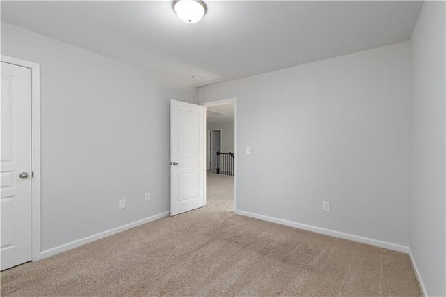 Building Photo - 4758 Highland Ave
