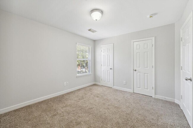 Building Photo - 2624 Detering St