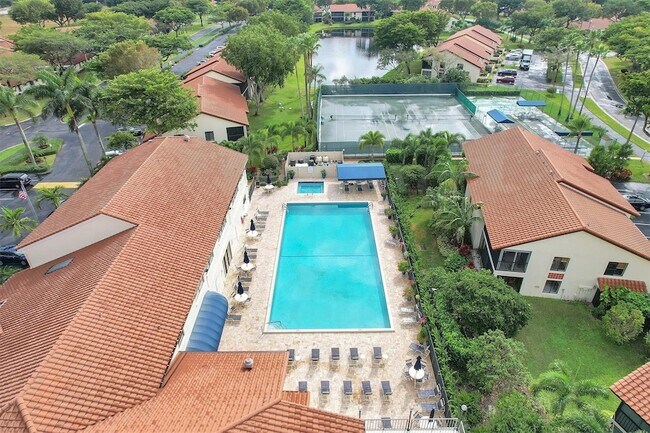 Building Photo - 10615 Ocean Palm Way