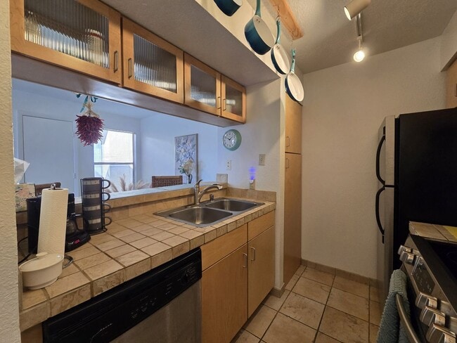 Building Photo - 941 Calle Mejia