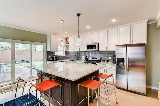 Building Photo - 5202 Pershing St