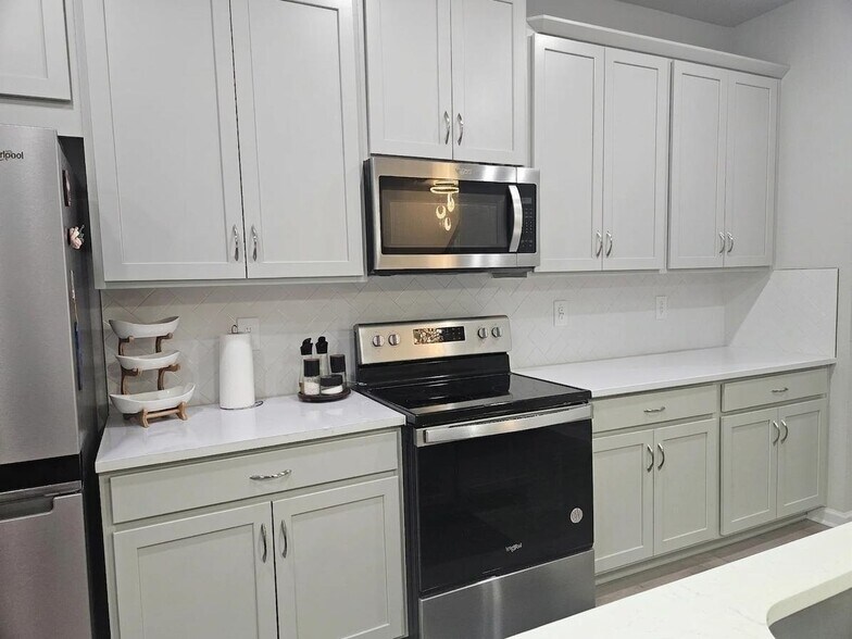 ModernKitchenView2 - 26030 Fantasy Sky Ln