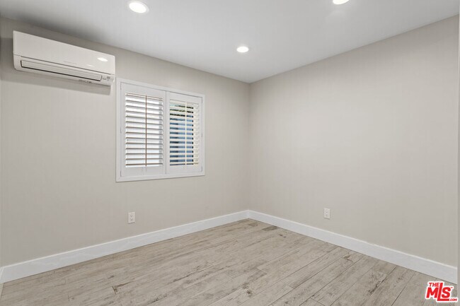 Building Photo - 6955 Trolleyway S