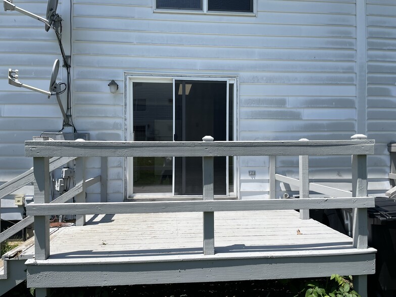 Building Photo - 433 Cedarcrest Dr