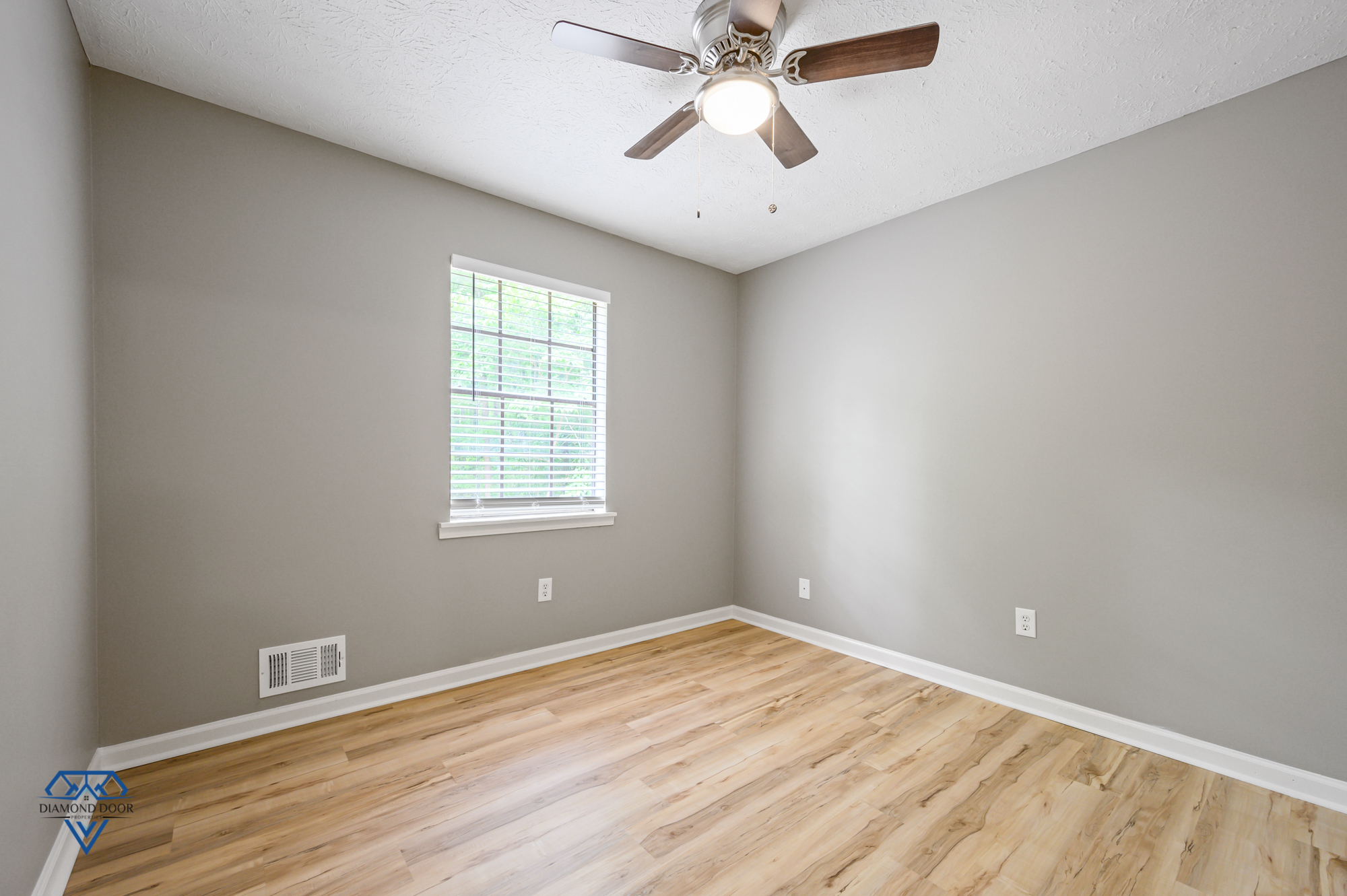 Building Photo - 4400 Chartley Ln