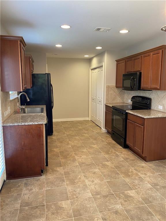 Building Photo - 1813 Enchanted Rock Dr