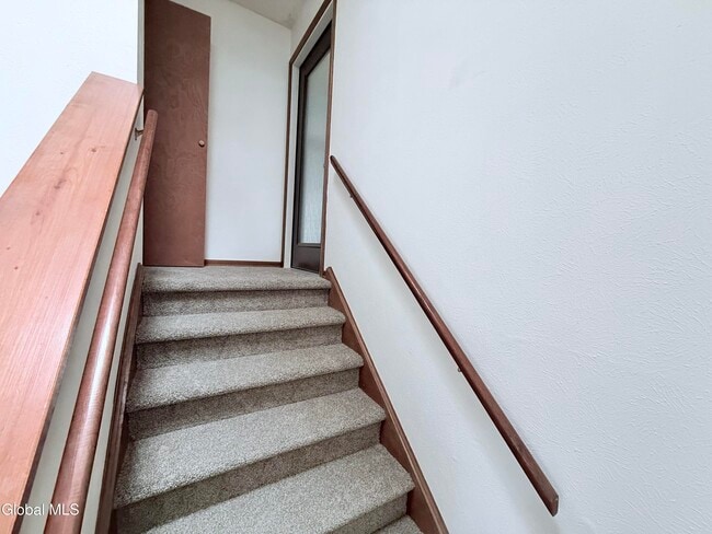 Building Photo - 208 Yorktown Dr