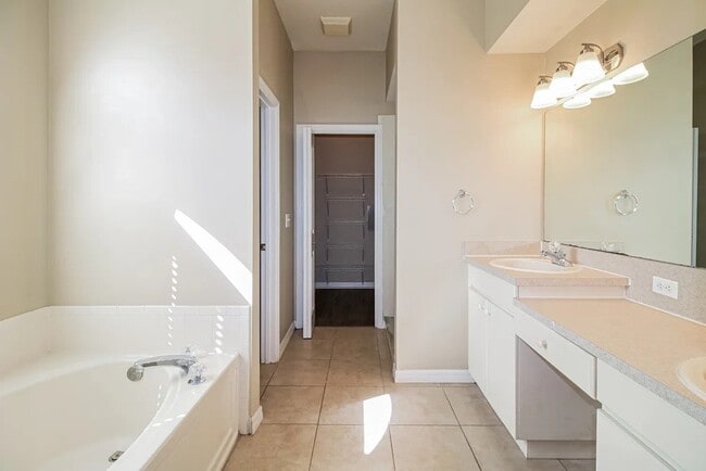 Building Photo - 21301 Neff Ct