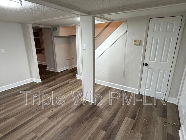 Building Photo - 8010 Westwood Ave