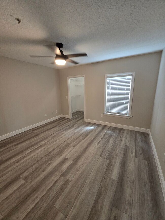 Building Photo - 6578 Swissco Dr