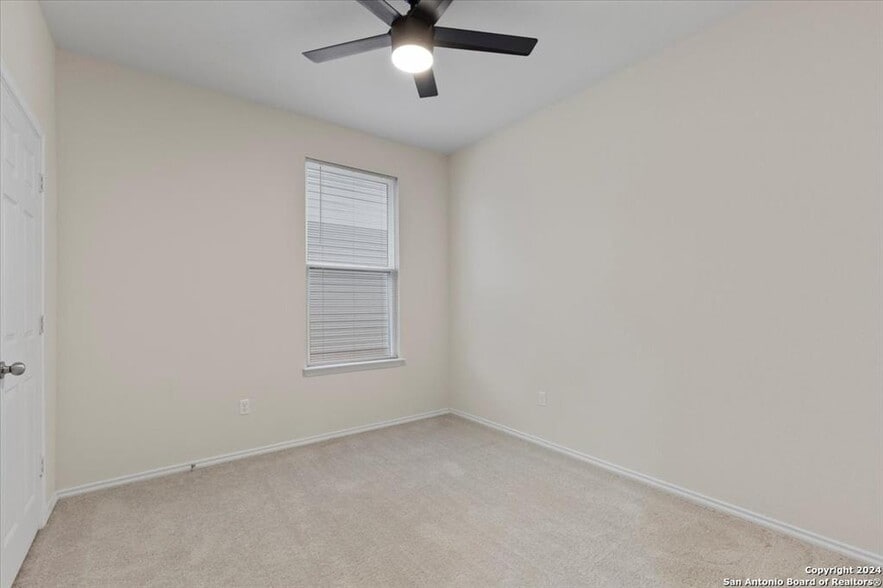 Building Photo - 808 Beacon Hts