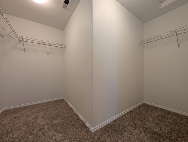 Building Photo - Fantastic 3 Bedroom, 2.5 Bath In Thurston ...