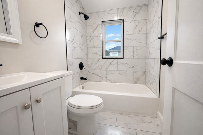 Building Photo - Updated 3BR Home with Finished Basement, & Fenced Yard