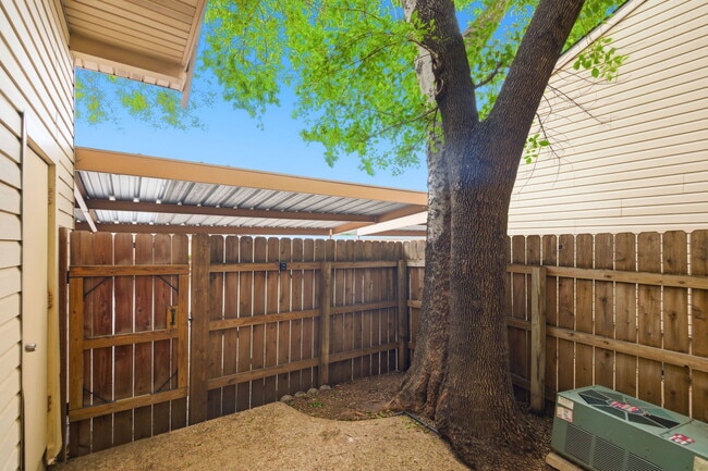 Building Photo - 8400 Jamestown Dr