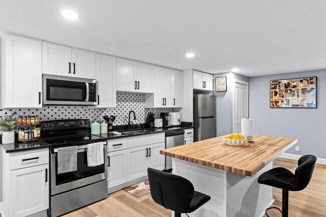 Building Photo - 6507 N 30th St