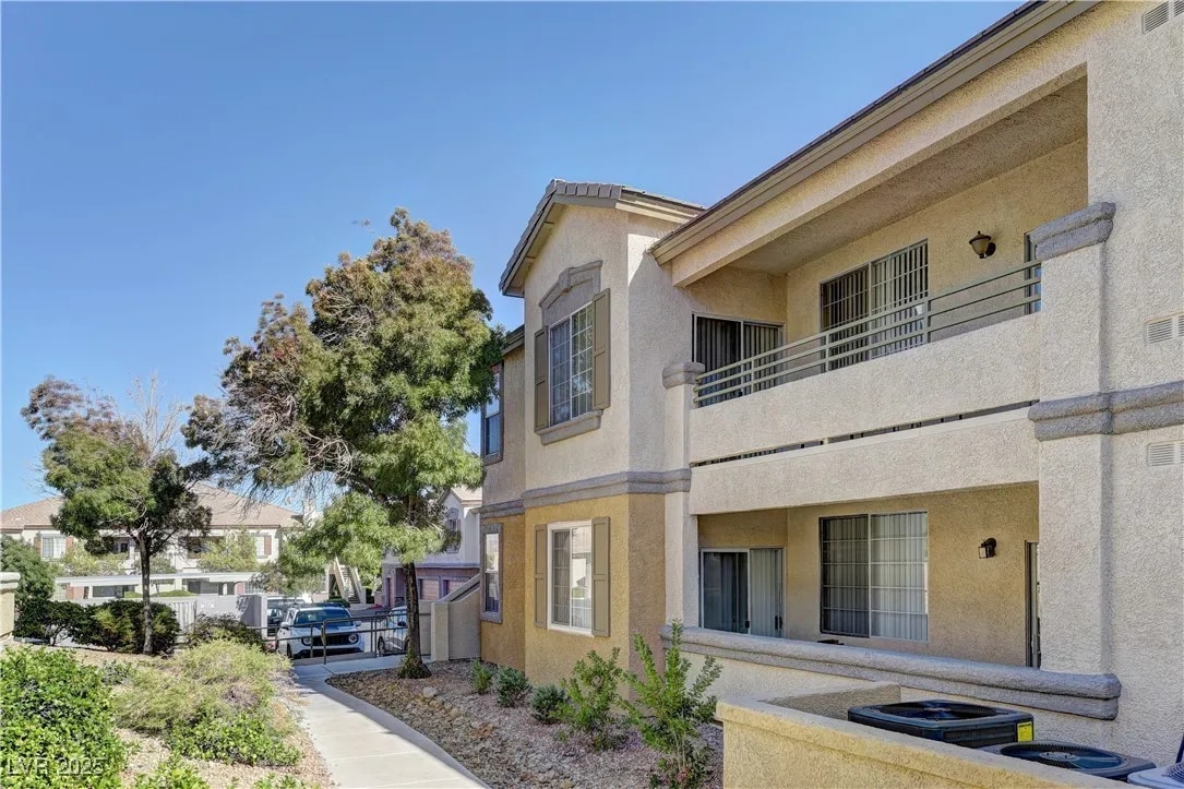 Building Photo - 1621 Queen Victoria St