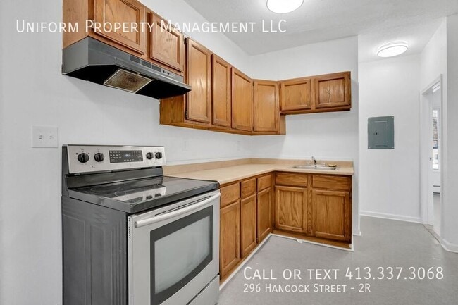 Building Photo - 296 Hancock St