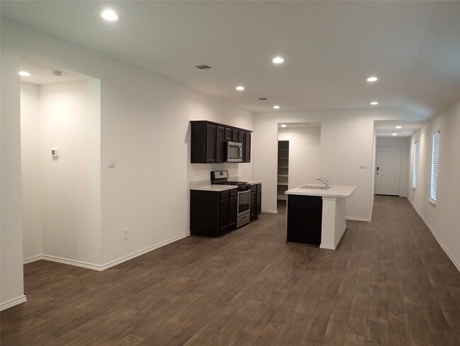 Building Photo - 14986 Cypress Holw Dr