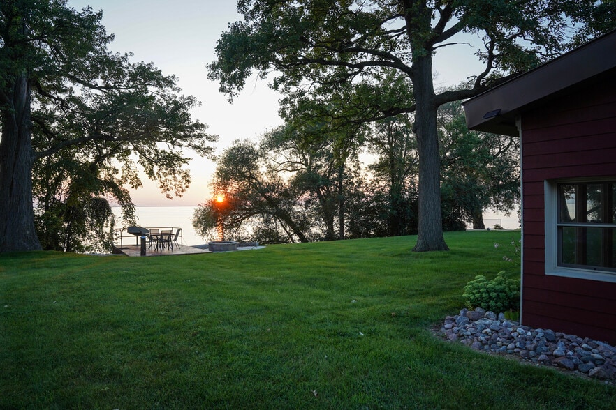 Building Photo - N3203 Ecker Lakeland Dr