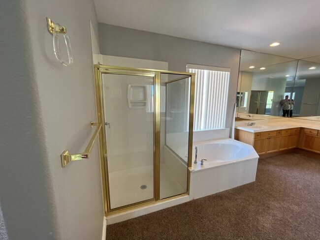 Building Photo - Stunning 2 story, 5-bedroom home in Rhodes Ranch